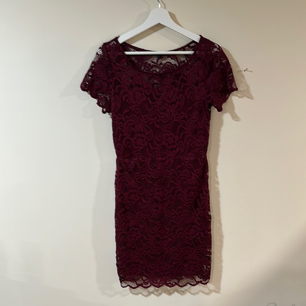 Elegant Lace Dress in Burgundy